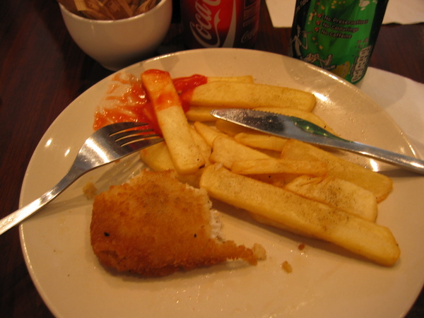 午餐: 熱量超高+超沒營養+號稱英國美食的Fish&Chips