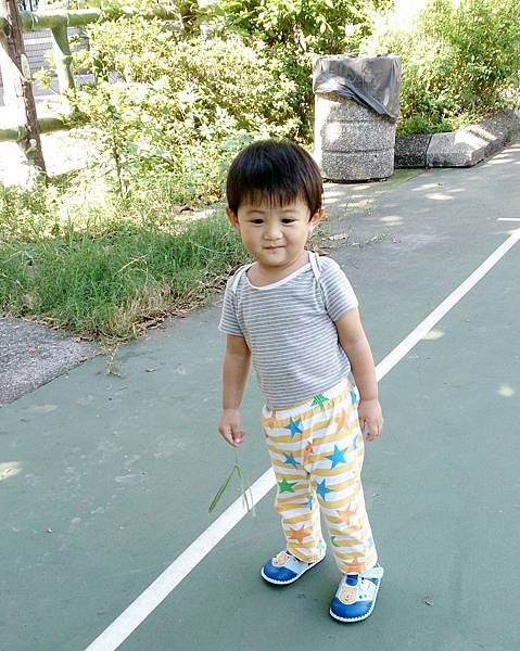 1Y8M-公園-1.JPG