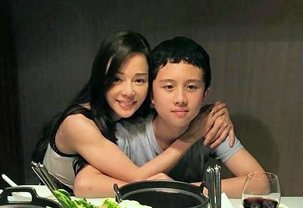 狄鶯兒子.jpg 狄鶯兒子.jpg
