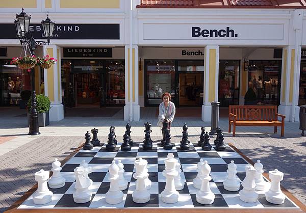 PARNDORF OUTLET (2).JPG PARNDORF OUTLET (2).JPG