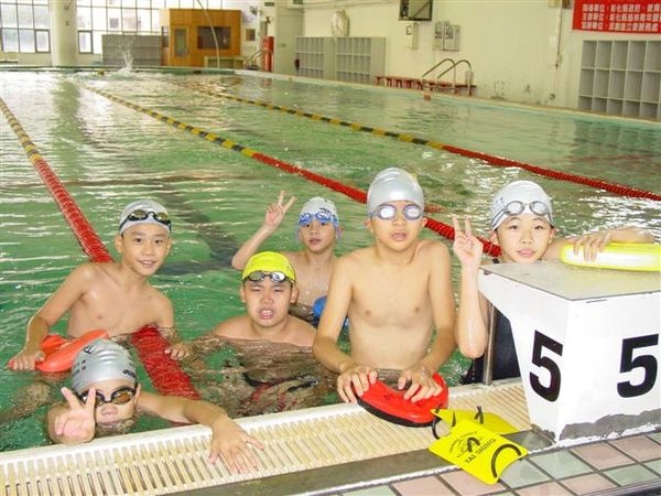 2006.12.02.青春彰化-游泳教學研習營 (15).JPG