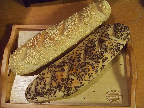 小米法國麵包~亞麻子仁法國麵包 002.jpg