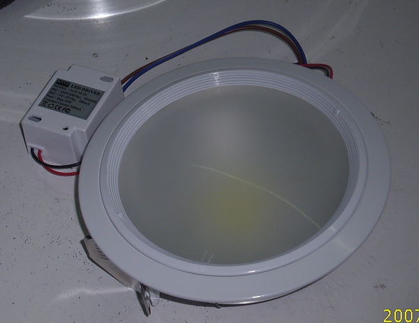 led-t-10w-2.JPG