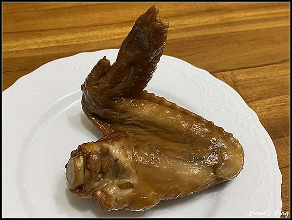 基隆七堵ღ 榮哥滷味 黃金蛋 豆乾 煙燻大雞翅 Fiona的函舍 痞客邦