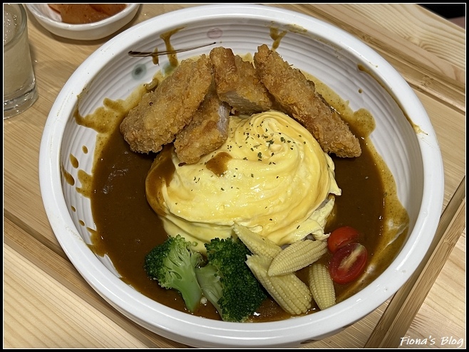 新北土城 ღ 嘎哩嘎哩｜日式咖哩飯賣店 唐揚雞咖哩、炸豬排咖