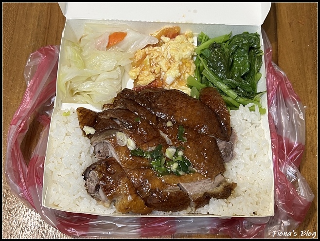 新北土城 ღ 廣興燒腊｜燒鴨飯、叉燒．燒鴨飯 烤鴨外皮酥脆鴨