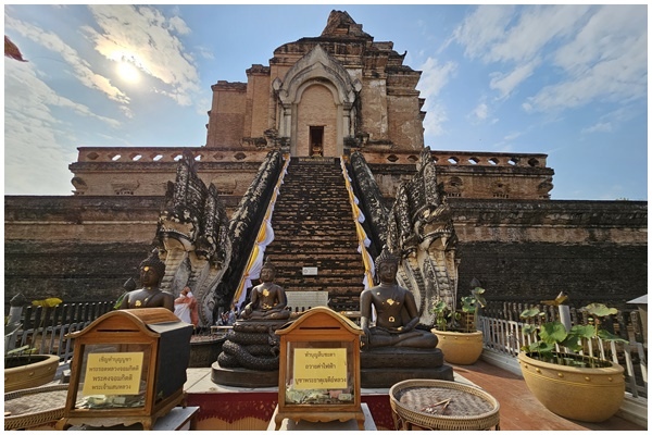 清邁古城寺廟 (58).jpg