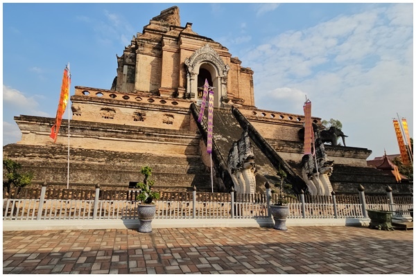 清邁古城寺廟 (61).jpg