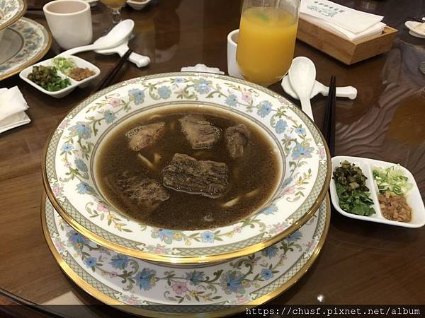 萬元牛肉麵