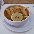 sopa de lima 墨幣$44 Yucatan 料理有名的檸檬草雞湯