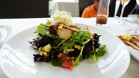 Bistro 702 Ensalada citrica $77