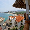 ixtapa pacifica resort-遠遠可見海灘