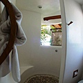 ixtapa pacifica resort-淋浴間是鏤空的喔~但不會被外面的人看到就是~