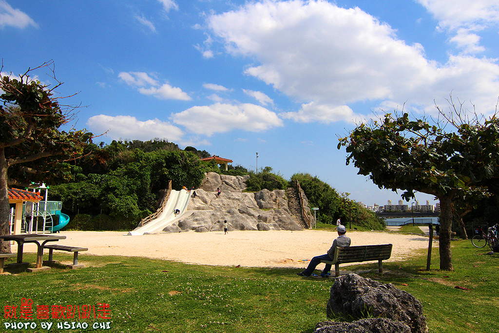 日本 沖繩13日 泊城公園 彩虹溜滑梯已拆除 渡具知海灘 變成一片翠綠的海岸 海藻多到嚇死人啊 Aman Eva就是喜歡趴趴走 痞客邦 日本 沖繩13日 泊城公園 彩虹溜滑梯已拆除 渡具知海灘 變成一片翠綠的海岸 海藻多到嚇死人啊 Aman Eva就是喜歡趴趴走 痞客邦