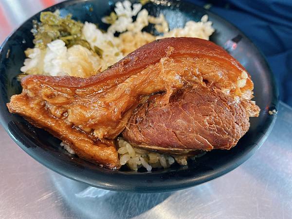 台中美食-台中鹿港洪爌肉飯東興店，吃出彰化味～