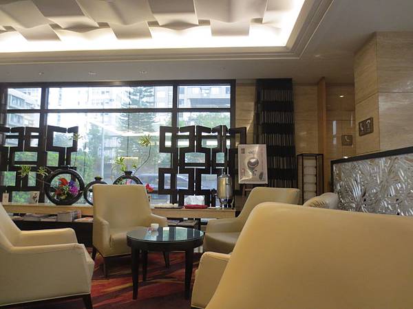 台北福容大飯店一樓大廳的奉茶區
