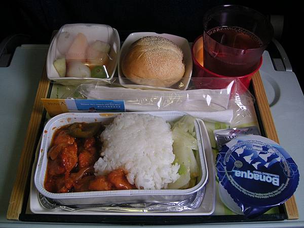 國泰航空香港飛宿霧飛機餐之雞肉飯.JPG