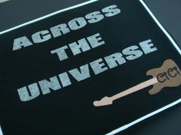 背面的ACROSS THE UNIVERSE 5