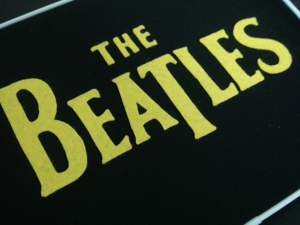 黃色BEATLES的LOGO 3