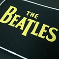 黃色BEATLES的LOGO 8