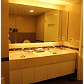 台中室內設計 系統櫃 電視牆  大理石設計 衣櫃設計 餐廳設計 (8).jpg