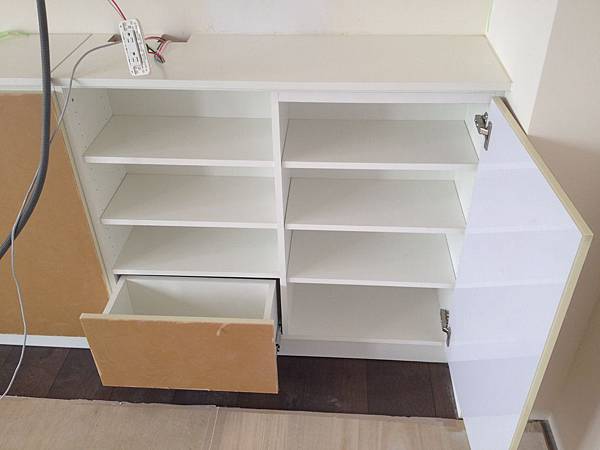 佑崧層就 系統櫃組裝進度 (13).JPG