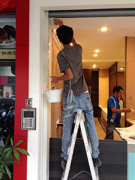 大墩咖啡監工日誌 油漆水電廣告14