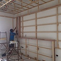 次臥室天花板角材施工、主牆木作施工