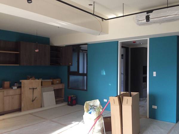 惠宇新觀 廚房空間牆面油漆跳色施工完成.jpg