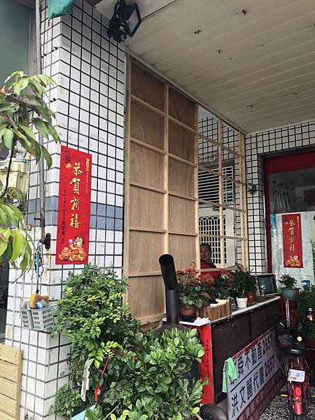 梧棲幼兒園 戶外木作格柵造型施工中.jpg 梧棲幼兒園 戶外木作格柵造型施工中.jpg