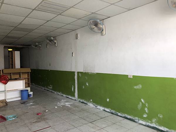 梧棲幼兒園 三樓軟木塞布告欄拆除牆面油漆批土處理完成 待重新上漆處理 (2).jpg 梧棲幼兒園 三樓軟木塞布告欄拆除牆面油漆批土處理完成 待重新上漆處理 (2).jpg