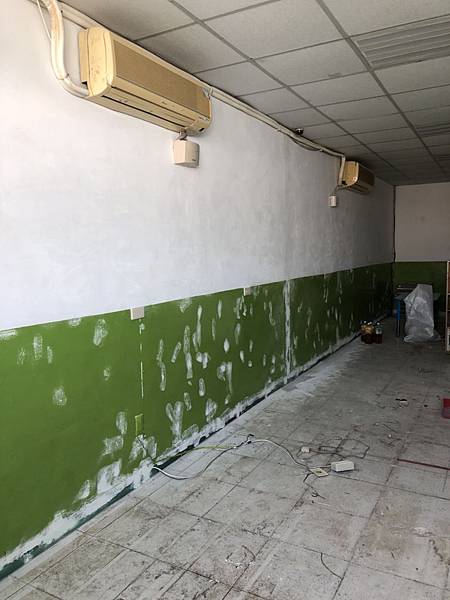梧棲幼兒園 三樓軟木塞布告欄拆除牆面油漆批土處理完成 待重新上漆處理 (1).jpg 梧棲幼兒園 三樓軟木塞布告欄拆除牆面油漆批土處理完成 待重新上漆處理 (1).jpg
