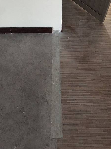 高雄11F 地板待復原.jpg