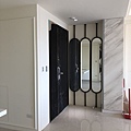 惠宇禮仁住宅設計 玄關空間地板防護拆除 玄關門擋待安裝.jpg