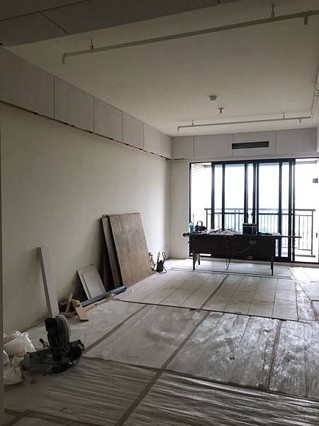 惠宇澄品住宅設計 客廳空間包樑處矽酸鈣封板施工.jpg 惠宇澄品住宅設計 客廳空間包樑處矽酸鈣封板施工.jpg