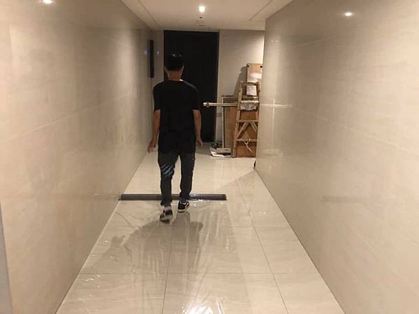 登陽川匯住宅設計 公設空間地板防塵布防護施工.jpg