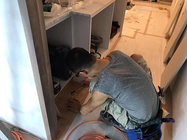 休息室櫥櫃施工.jpg 休息室櫥櫃施工.jpg