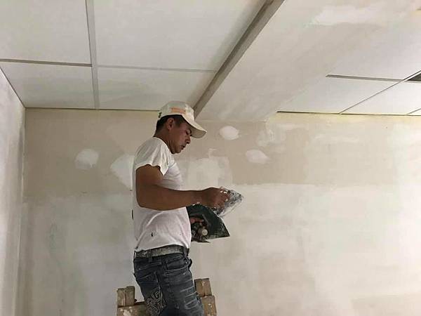 油漆AB膠批土研磨作業施工 (4).jpg 油漆AB膠批土研磨作業施工 (4).jpg