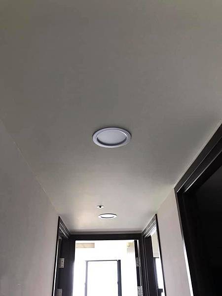 登陽川匯住宅設計 走道空間天花板燈具安裝施工.jpg 登陽川匯住宅設計 走道空間天花板燈具安裝施工.jpg