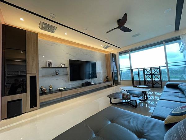 府都hoi 客廳天花板設計.jpg