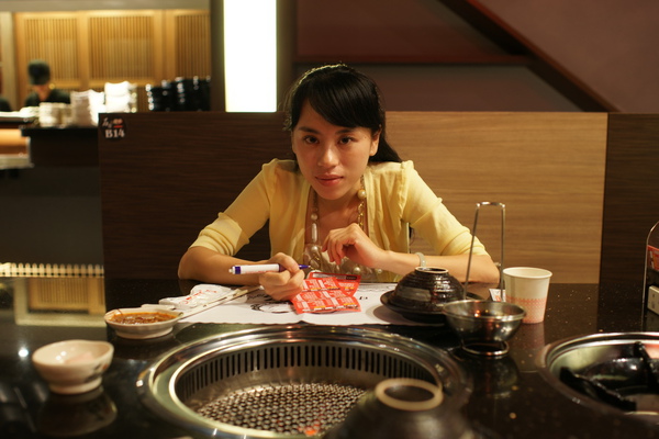 2009-10-31-石頭燒烤001.JPG 2009-10-31-石頭燒烤001.JPG