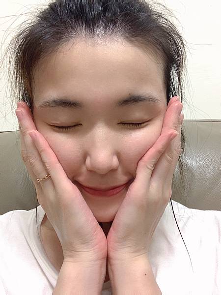 女人知己試用大隊,口碑行銷,部落客行銷,FLEUR CUI繁花萃 金萃賦活油,FLEUR CUI 金萃賦活油,繁花萃 金萃賦活油,小金瓶,舒緩疲倦的肌膚,臉部保養油,鎖水保濕,撫平細紋,天然精油香氣，可紓緩壓力,防止肌膚老化