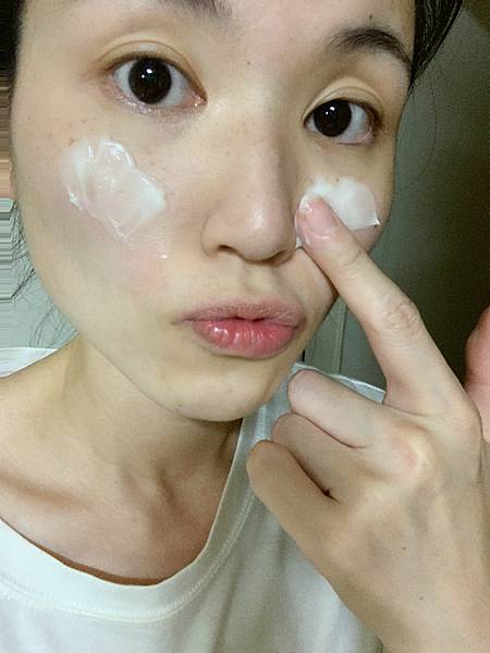 女人知己試用大隊,口碑行銷,部落客行銷,Aloins日本雅洛茵斯 VC五合一美白霜,日本國民品牌,角質浸透,尿囊素,葡萄糖甘,高純度維他命C,庫拉索蘆薈,JAS認證有機栽種,長效保濕,化妝水精華乳液三合一,亮白肌膚