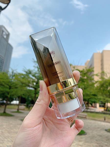 提升膚質的細緻妝感、夏天的隔離模式就交給 → POETRYD 試用