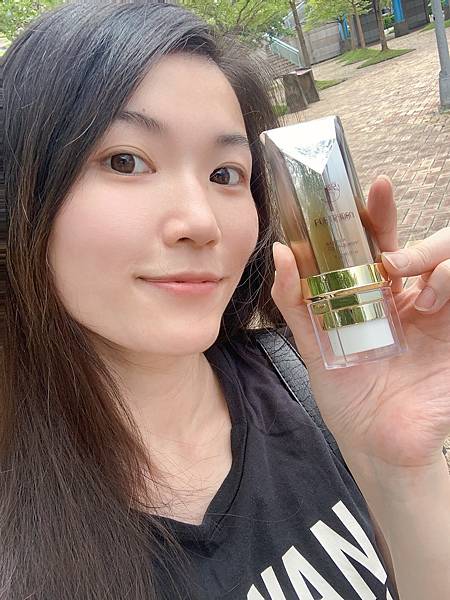 提升膚質的細緻妝感、夏天的隔離模式就交給 → POETRYD 試用