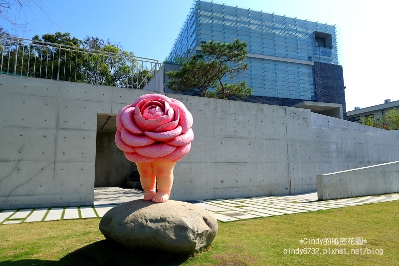 【南投草屯】毓繡美術館｜山林裡的絕美藝術館，2016年台灣建築獎首獎，第一間當代寫實藝術美術館，採預約制，草屯一日遊！