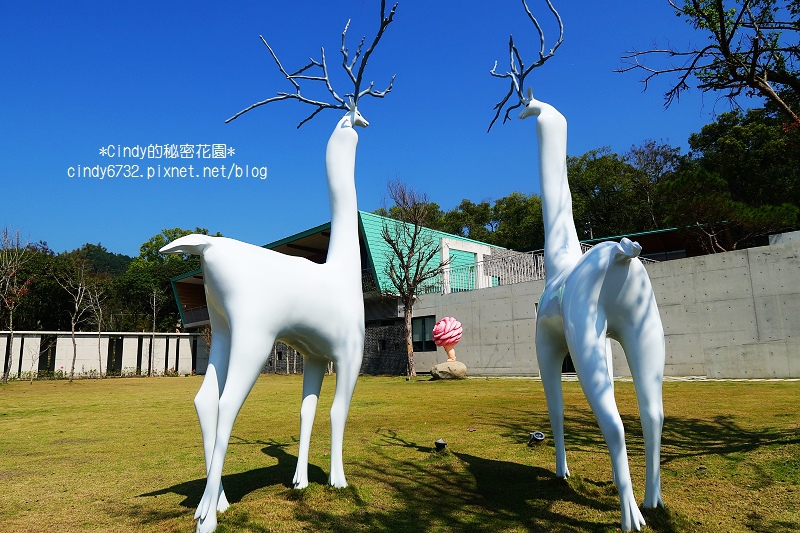 【南投草屯】毓繡美術館|山林裡的絕美藝術館,2016年台灣建築獎首獎,第一間當代寫實藝術美術館,採預約制,草屯一日遊! 【南投草屯】毓繡美術館|山林裡的絕美藝術館,2016年台灣建築獎首獎,第一間當代寫實藝術美術館,採預約制,草屯一日遊!