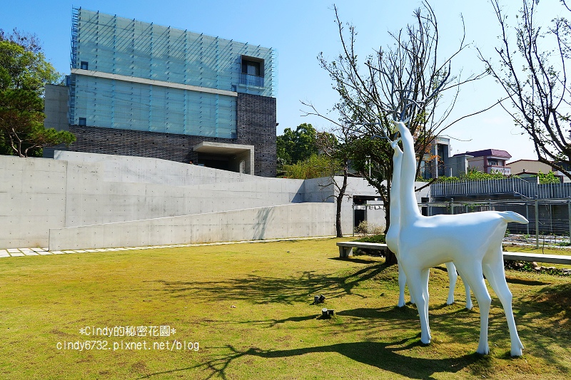 【南投草屯】毓繡美術館|山林裡的絕美藝術館,2016年台灣建築獎首獎,第一間當代寫實藝術美術館,採預約制,草屯一日遊! 【南投草屯】毓繡美術館|山林裡的絕美藝術館,2016年台灣建築獎首獎,第一間當代寫實藝術美術館,採預約制,草屯一日遊!
