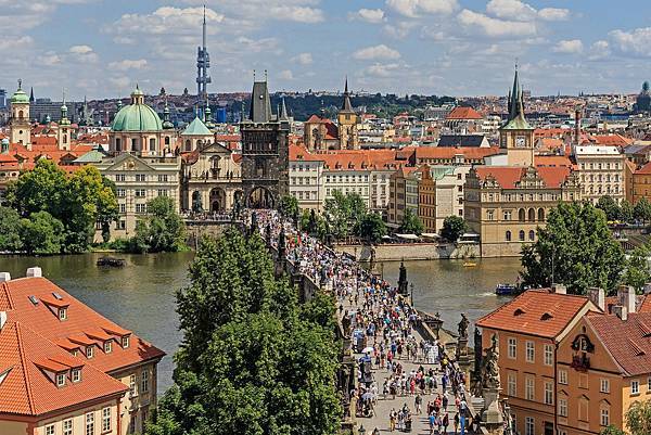 Prague_07-2016_view_from_Lesser_Town_Tower_of_Charles_Bridge_img3.jpg