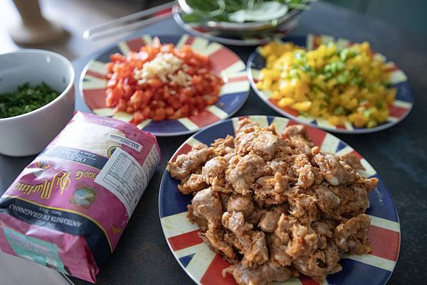 米型義大利麵搭配彩椒、西班牙辣香腸、芝麻葉 - 9 米型義大利麵搭配彩椒、西班牙辣香腸、芝麻葉 - 9